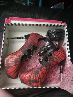 Too Fast Red & Black Spiked Platform Heels Switchblade Heal Worn Size 10